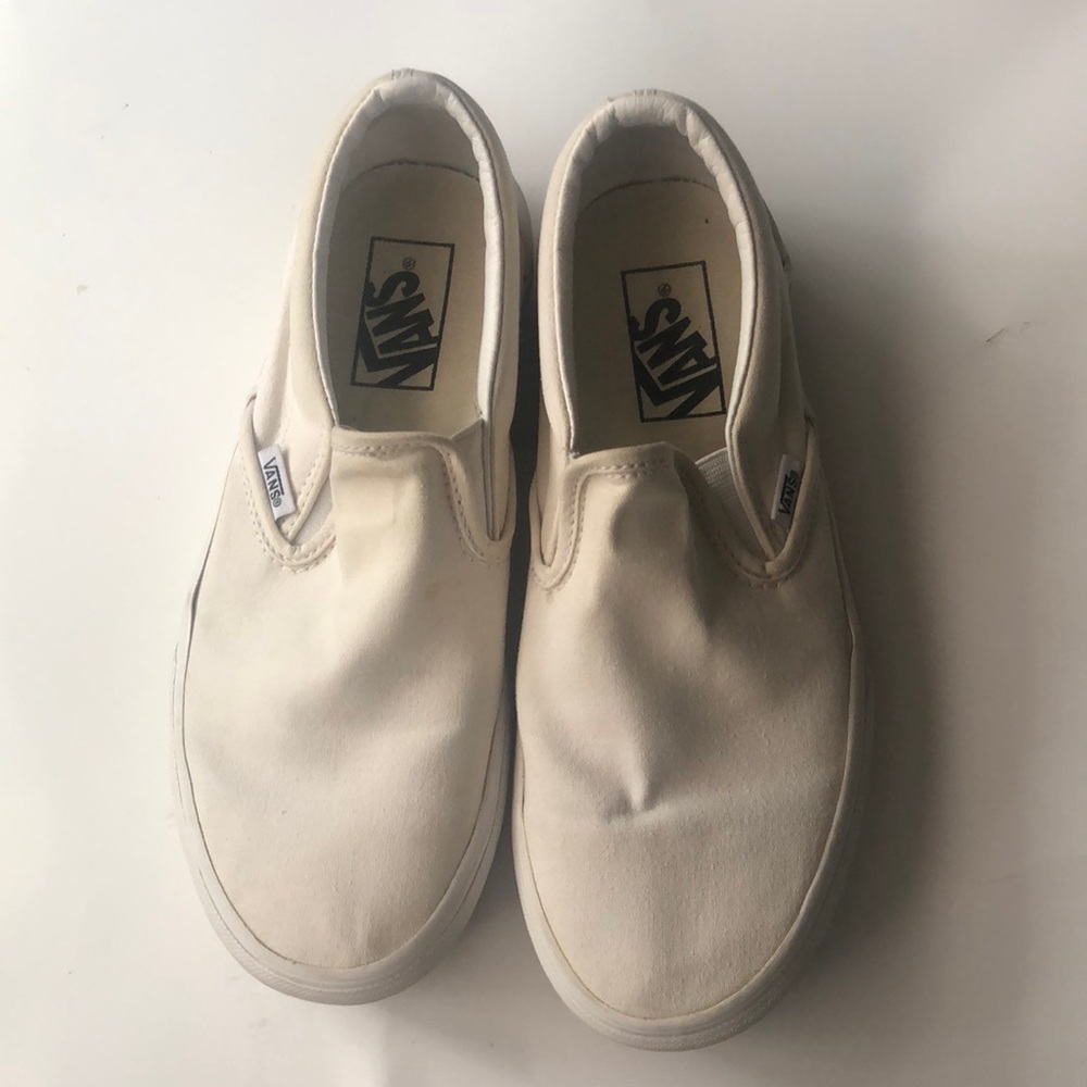 Whit vans size 6.0 in men and 7.5 in women in good condition